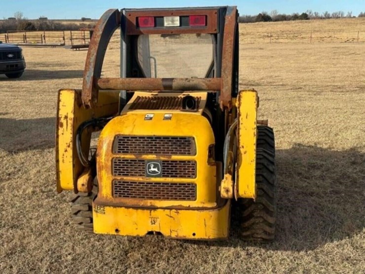 2005-john-deere-240-image-4