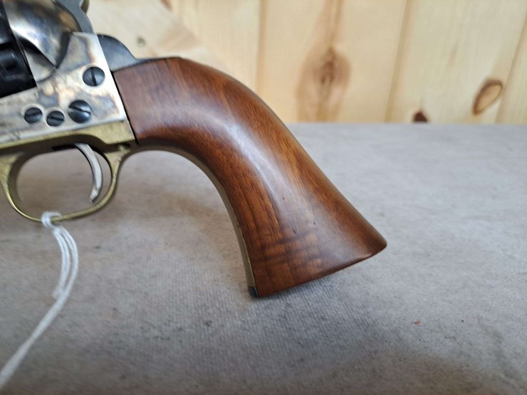 f.-llipietta-.44-caliber-blackpowder-percussion-sa-revolver-image-2