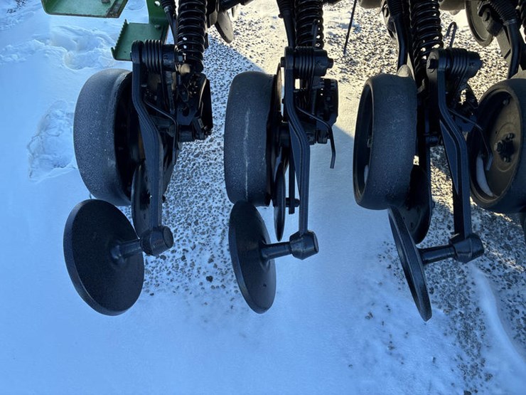 john-deere-1590-image-23