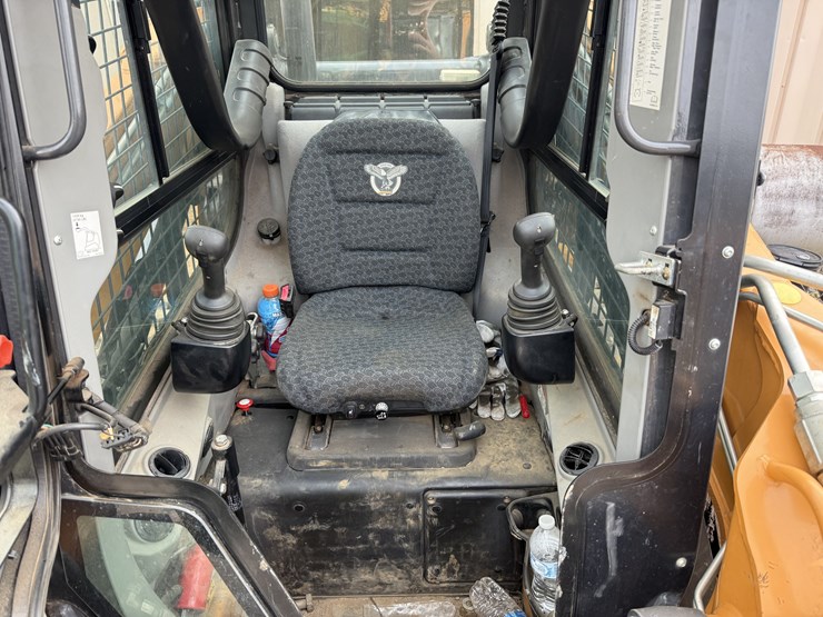 2023-case-tv450b-image-2