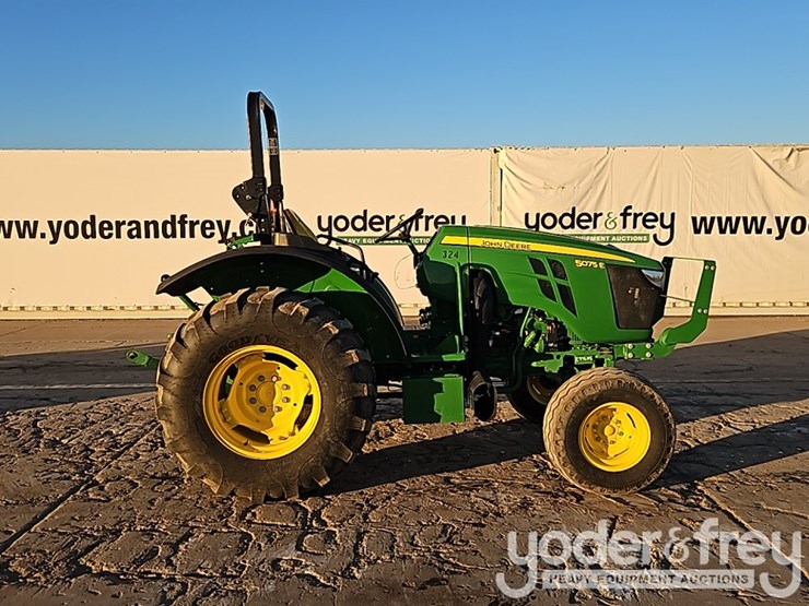 2024-john-deere-5075e-image-6