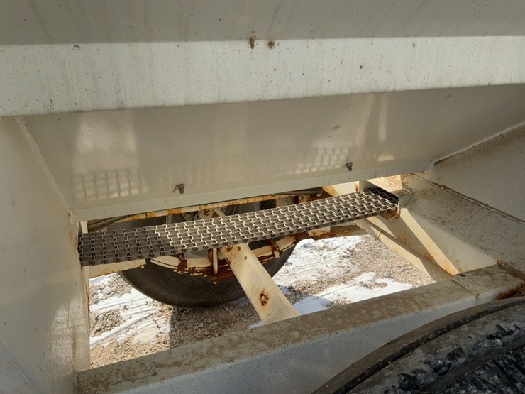 loftness-fs800-fertilizer-spreader-image-37