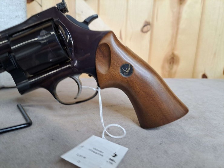 dan-wesson-model-44-vh-.44-magnum-da-revolver-image-4