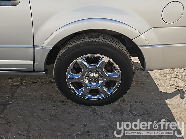 2014-ford-expedition-image-12