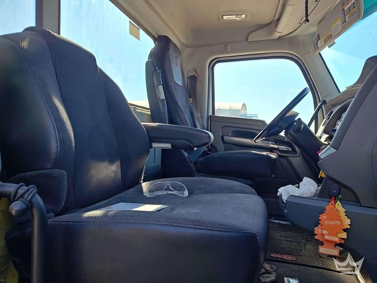 2019-kenworth-t880-image-36