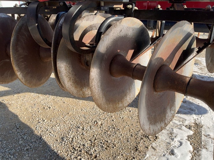 case-ih-870-ecolo-tiger-disc-ripper-image-12