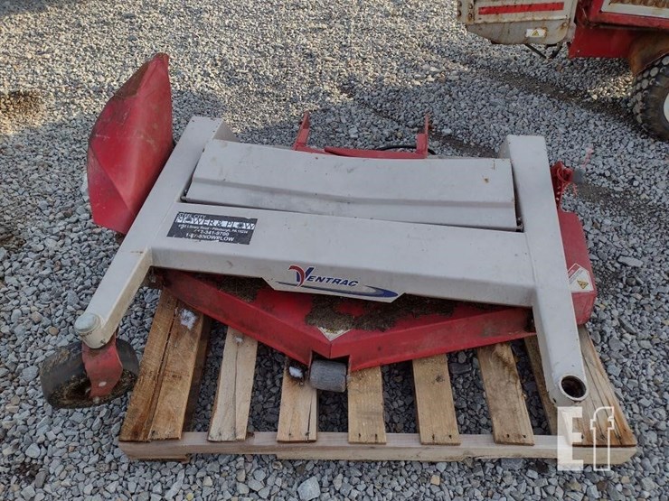 ventrac-3400l-lawn-mower-w/blade-&-broom-image-38
