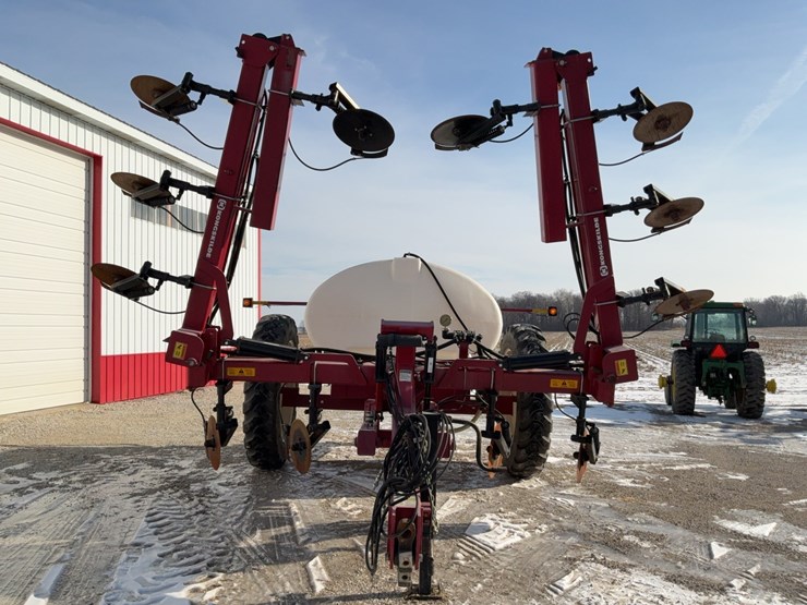 loftness-fs800-fertilizer-spreader-image-53