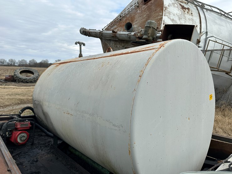 #38411-•-550-gal-12'-s/a-fuel-trailer-image-31