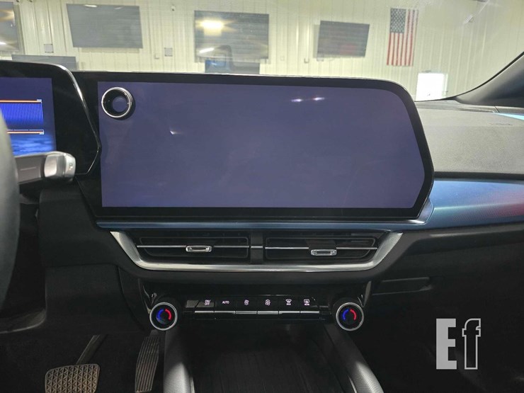 2024-chevrolet-equinox-image-14