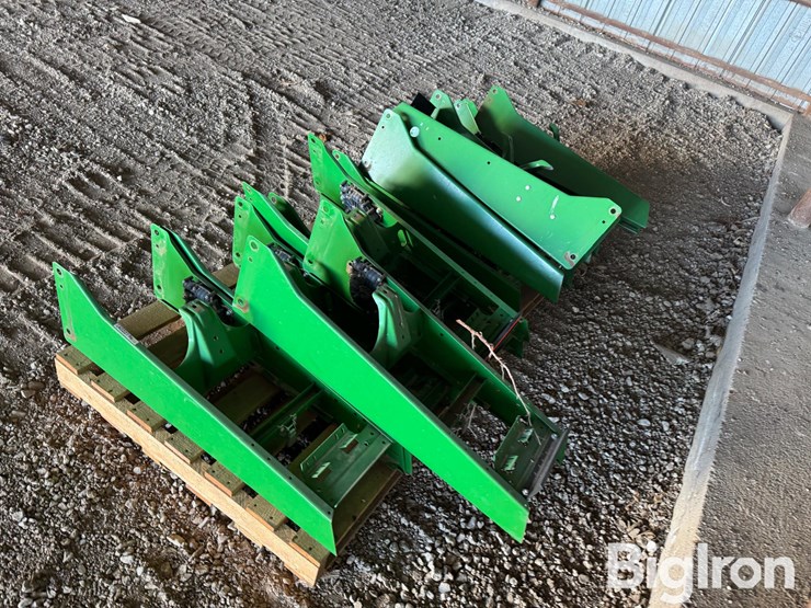 john-deere-max-emerge-planter-unit-frames-image-5