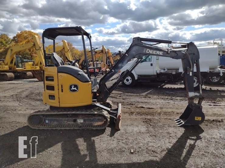 2022-deere-26g-image-3