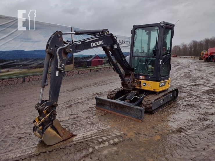 2023-deere-30g-image-47