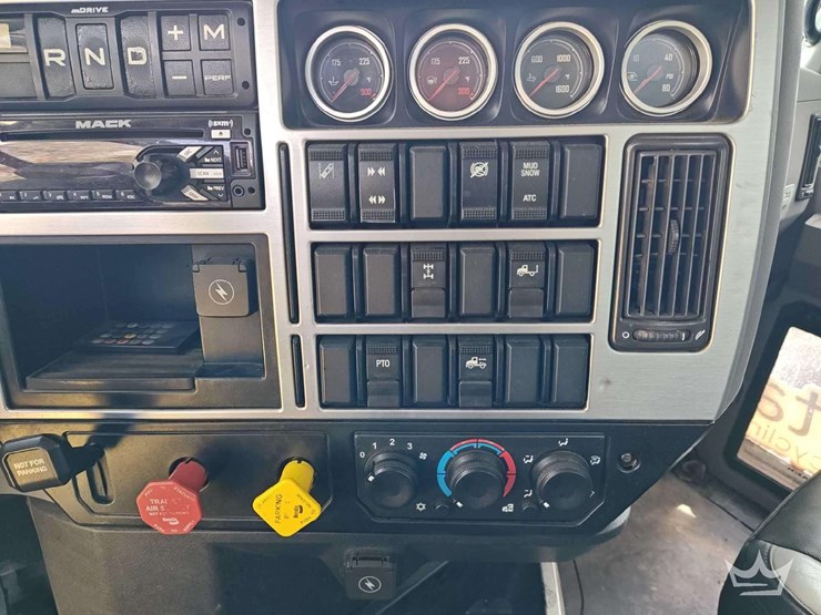 2020-mack-anthem-t/a-wet-kit-day-cab-truck-tractor-image-16
