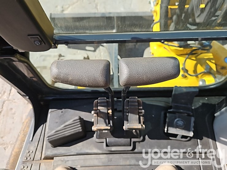 2024-komatsu-pc55mr-image-47