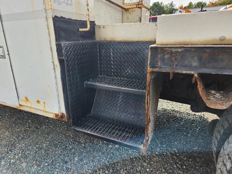 2003-international-durastar-4300-image-42