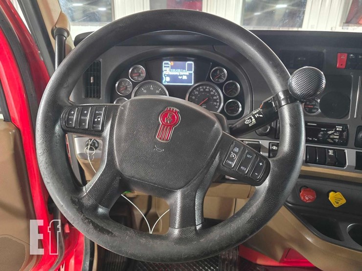 2020-kenworth-t680-image-11