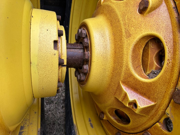 2013-john-deere-9560r-image-26