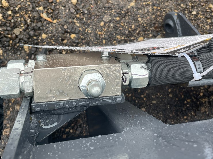 #1462-•-unused-landhonor-skidsteer-3-point-hitch-adapter-image-7