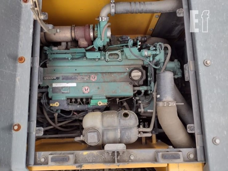 2015-volvo-ec220e-lr-image-55