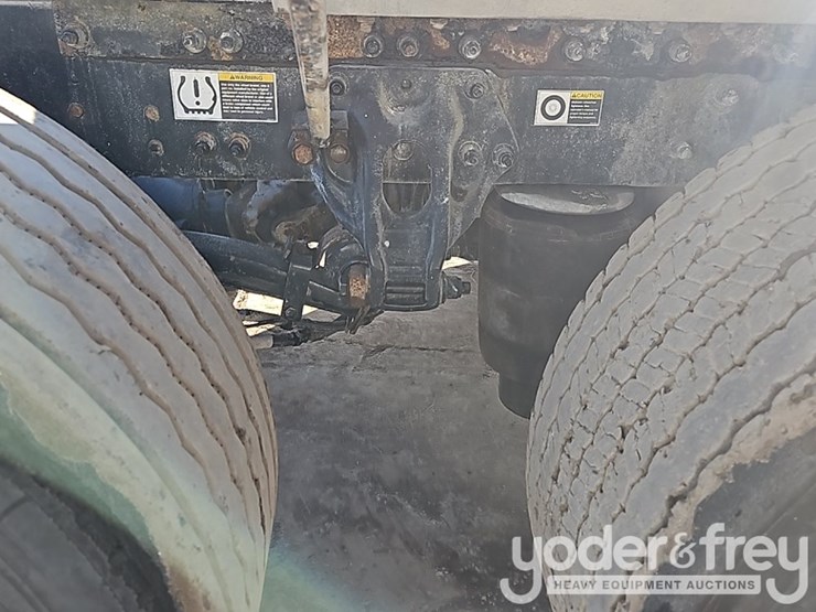 2018-peterbilt-579-image-9