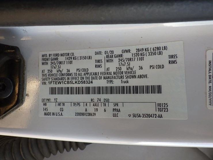 2020-ford-f150-image-30