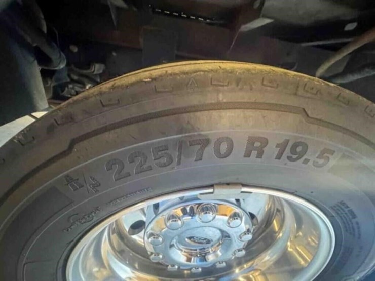 2022-ford-f550-xlt-image-18