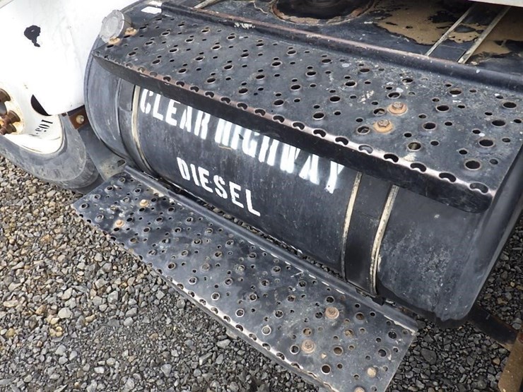 2015-ford-f750-image-18