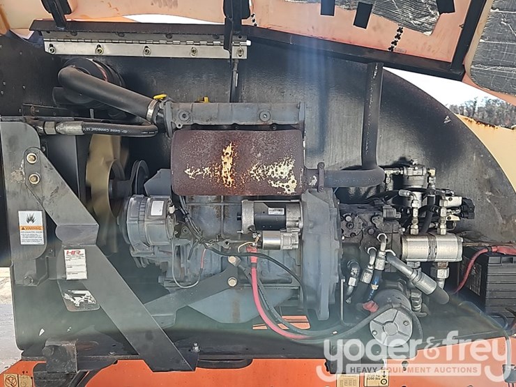 2013-jlg-400s-image-19