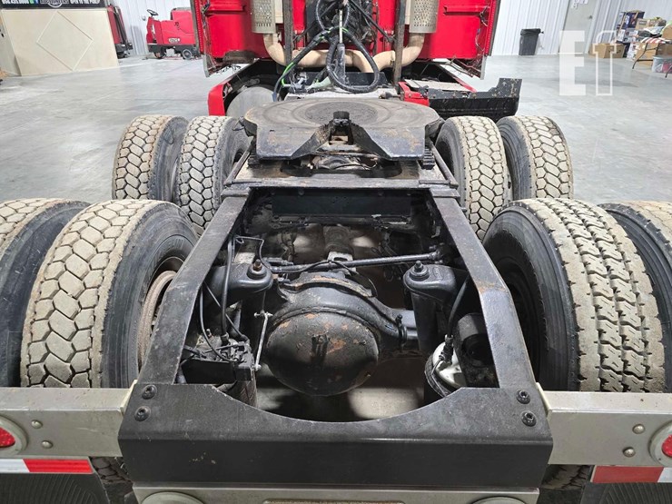 2008-peterbilt-386-image-23