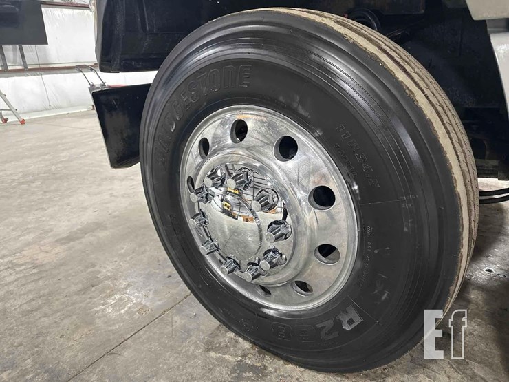 2009-mack-granite-gu713-image-22