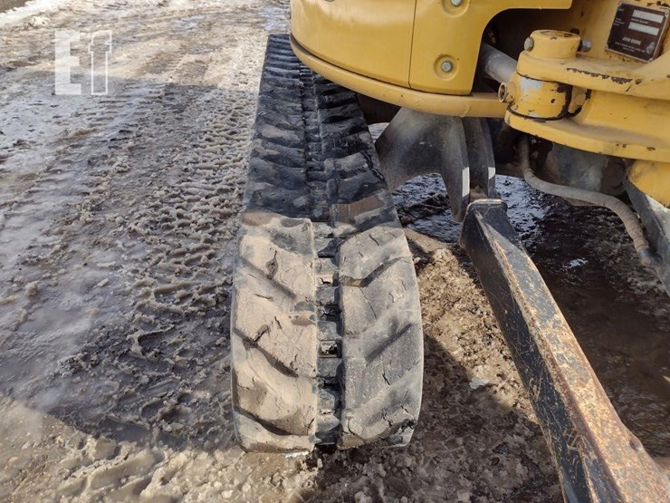 2013-deere-35d-image-41