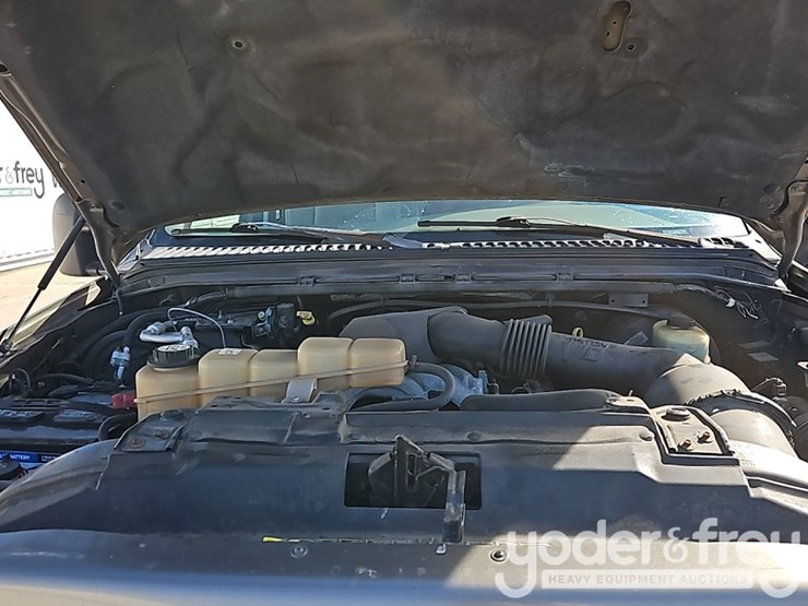 2004-ford-excursion-limited-image-16