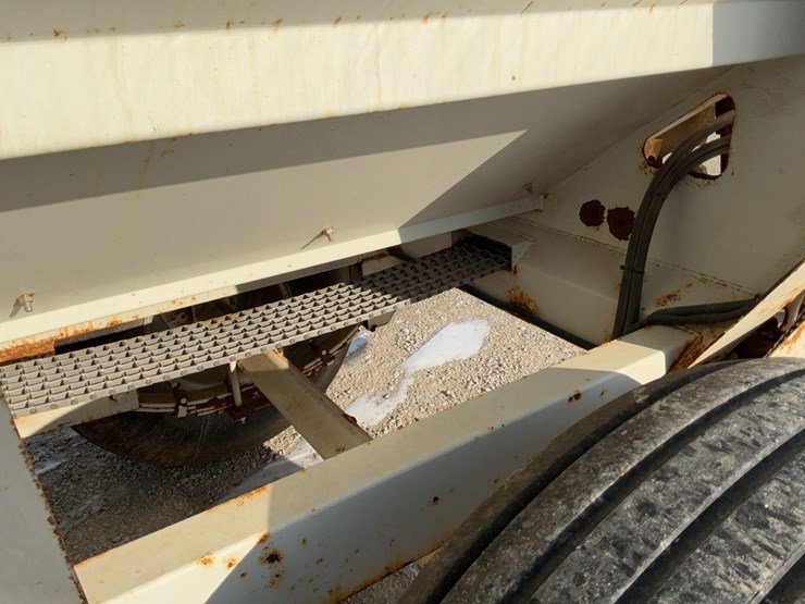 loftness-fs800-fertilizer-spreader-image-21