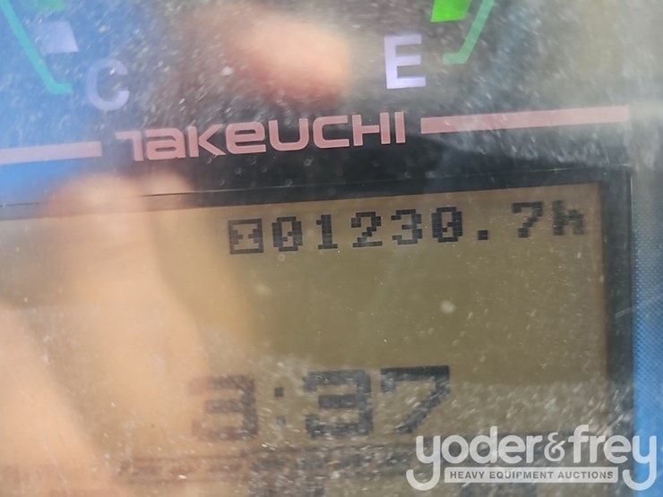 2019-takeuchi-tb235-image-33