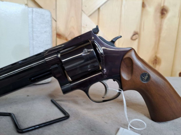 dan-wesson-model-44-vh-.44-magnum-da-revolver-image-5