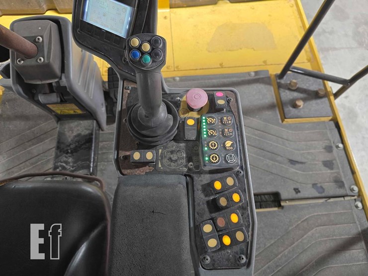 2016-caterpillar-cw34-image-14