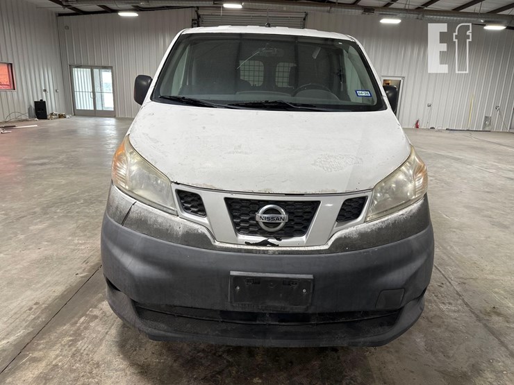2016-nissan-nv200-image-7