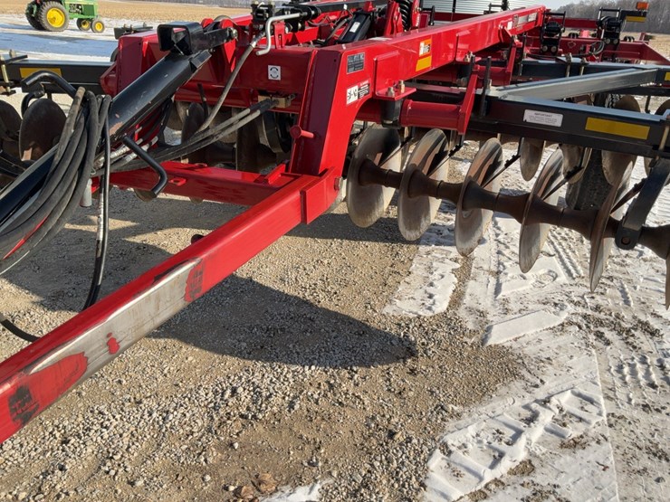 case-ih-870-ecolo-tiger-disc-ripper-image-9