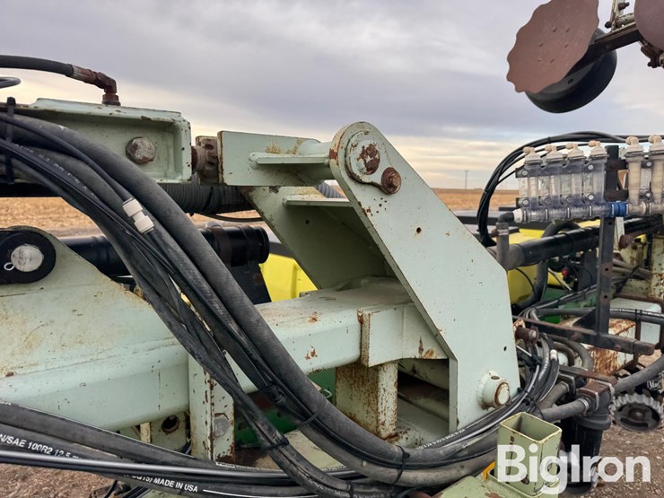 john-deere-16-image-17