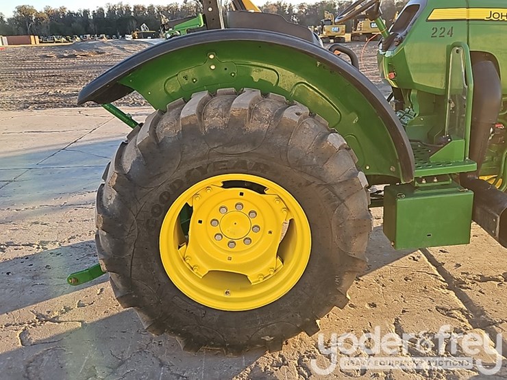 2024-john-deere-5075e-image-8