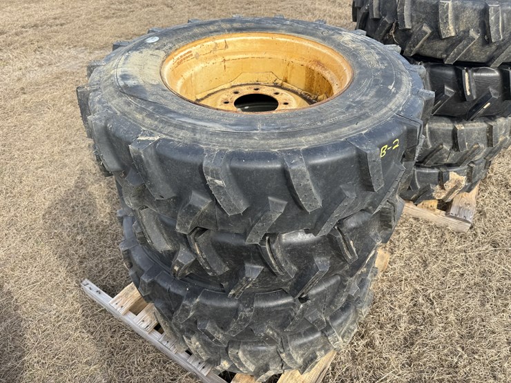 pallet-of-four-pivot-wheels-&-tires-image-2