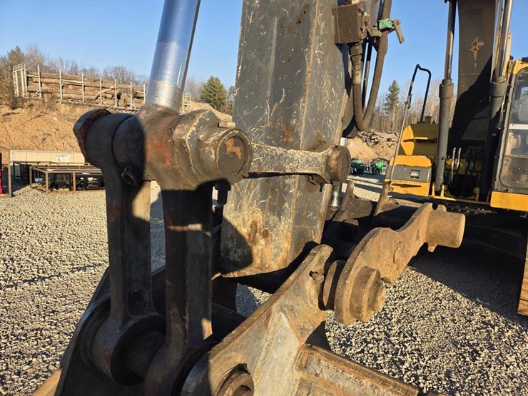 2012-deere-160d-lc-image-13