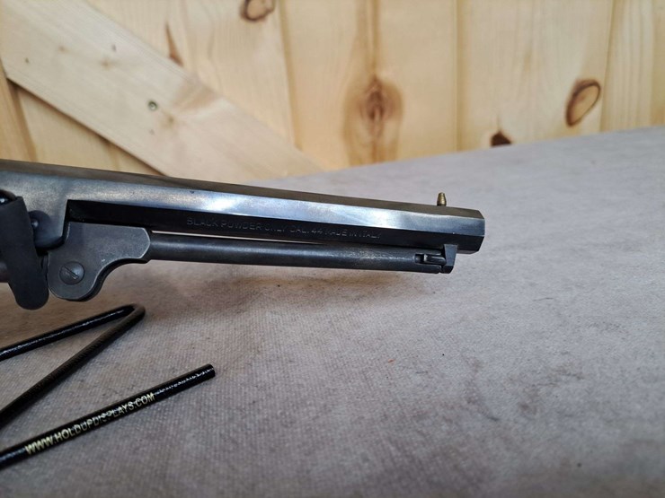 blackpowder-.44-caliber-percussion-sa-revolver-image-10