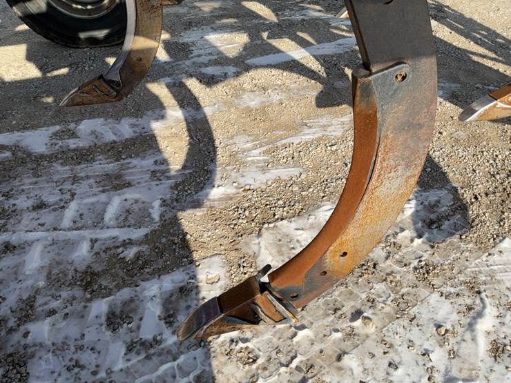 case-ih-870-ecolo-tiger-disc-ripper-image-23