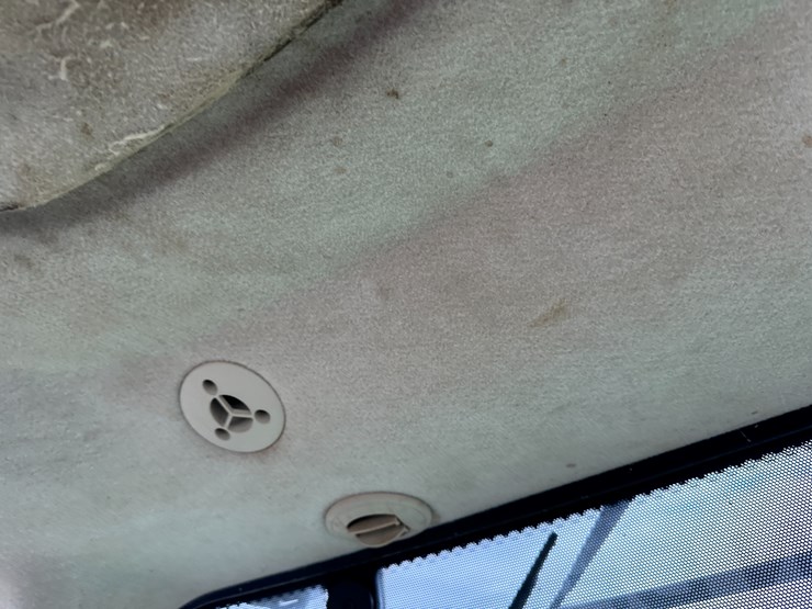 2013-john-deere-9560r-image-77