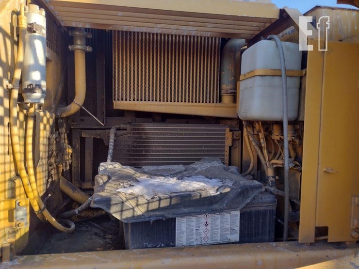 2000-deere-270c-lc-image-44