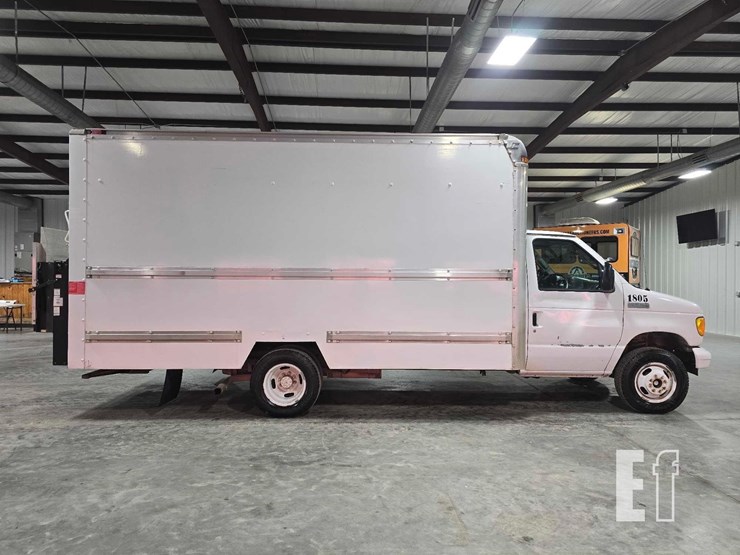 2006-ford-e350-sd-image-6