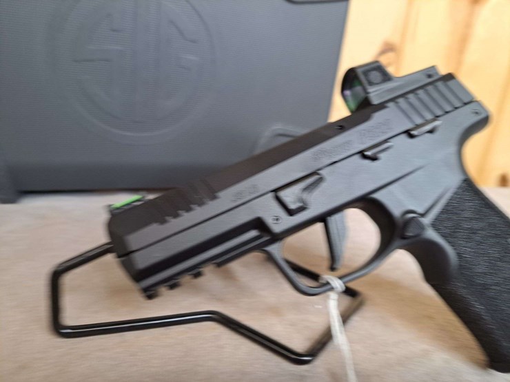 sig-sauer-p322-.22-lr-semiauto-pistol-image-5