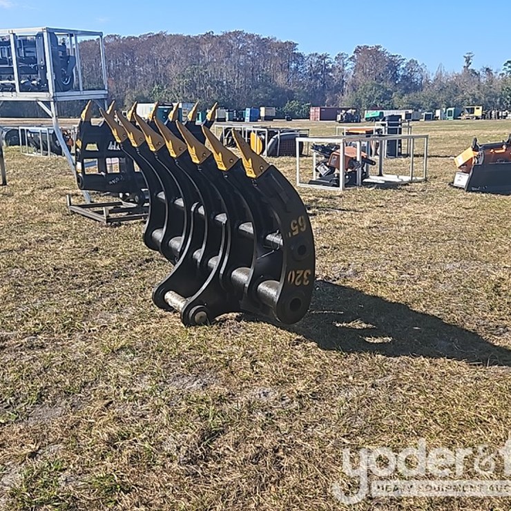 2025 CATERPILLAR 320